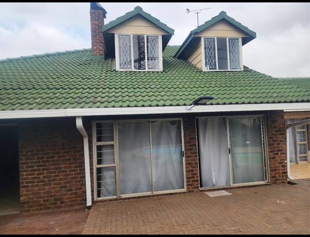 3 BEDROOM PROPERTY TO RENT IN GERMISTON CENTRAL